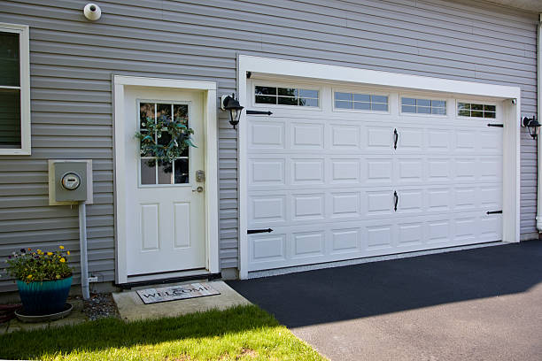 24/7 Emergency Garage Door Panel Replacement experts in Gruver, TX